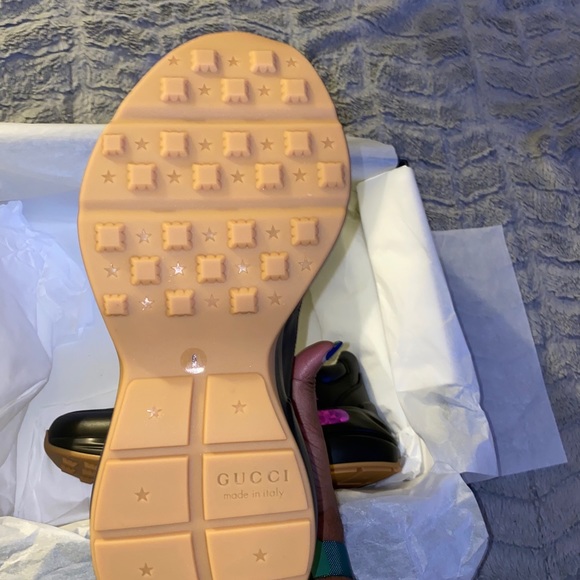 Women’s Rython Gucci logo leather sneaker - Picture 5 of 11